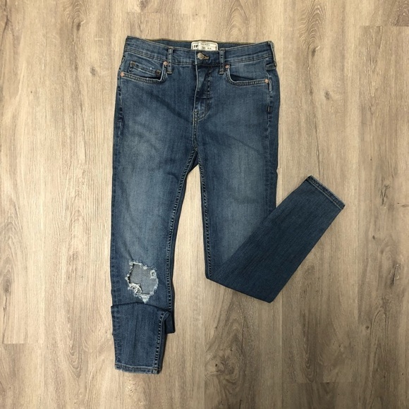 Free People Size 26 Jeans Medium Wash High Waisted Jeans Distressed Denim Jeans - Picture 2 of 5